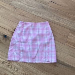 Brandy Melville skirt! Super cute worn only a couple times! (Just not for me)